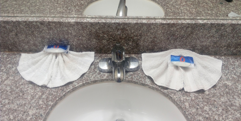 Bathroom 4, Motel 6 Blythe, CA - South, Riverside
