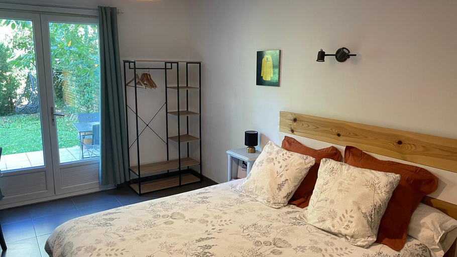 Bedroom 2, Le Pavillon Rennais - Garden Cottage, Ille-et-Vilaine