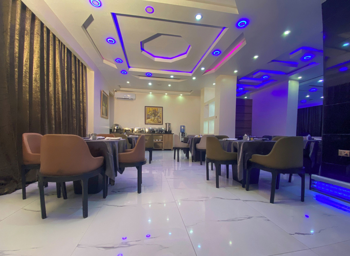 Food & Drinks 4, Hotel Romeneo, Oshodi/Isolo