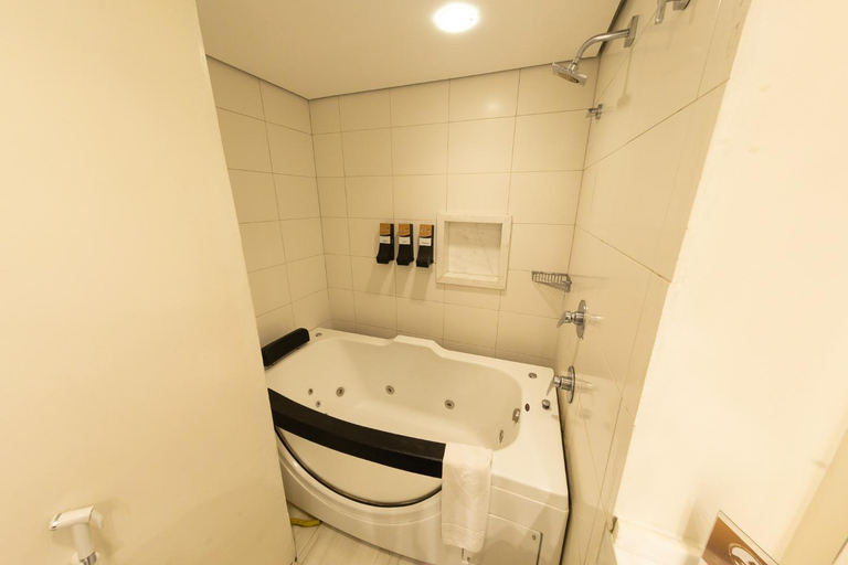 Bathroom 5, Class Hotel Guaxupé, Guaxupé