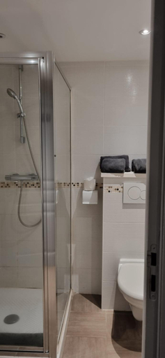 Bathroom 3, Hotel Restaurant La Terrasse, Haute-Loire