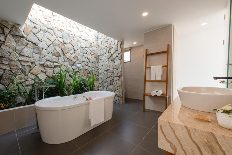 Bathroom 4, Ocean Front Villas Nha Trang- B8, Nha Trang