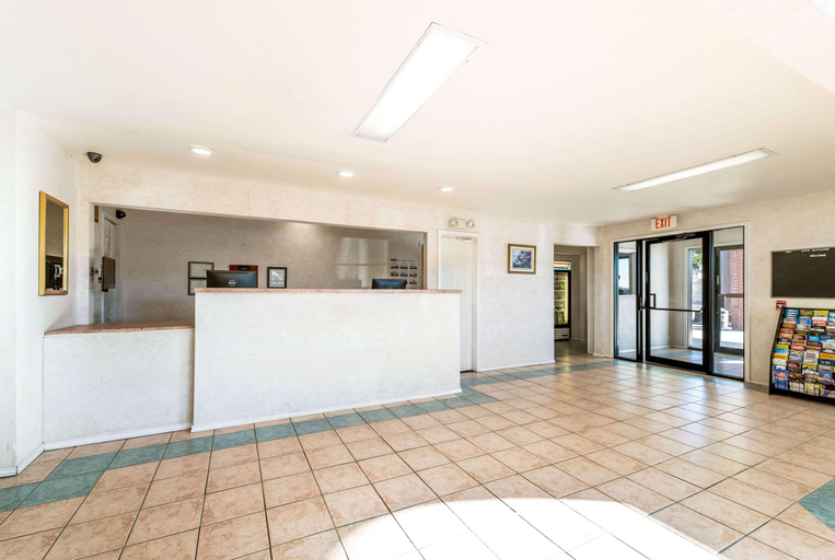 Public Area 3, Travelodge by Wyndham Decatur TX I-287, Wise
