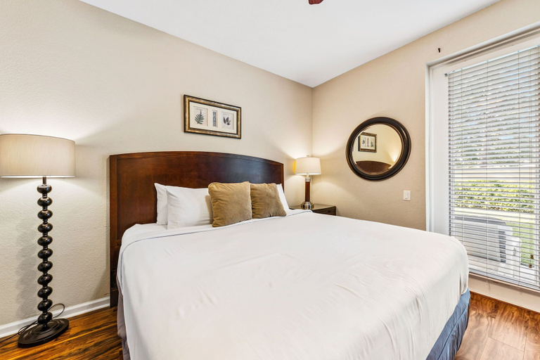 Bedroom 4, Majestic Dreams, Orange