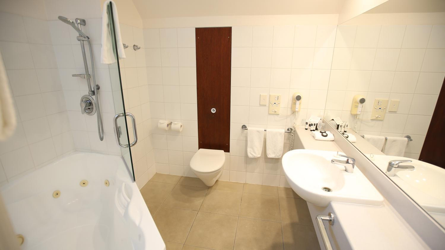 Bathroom, Dunedin Leisure Lodge - Distinction, Dunedin