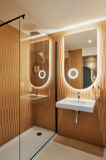 Bathroom 5, Mercure Saint Raphael Centre Plage, Var