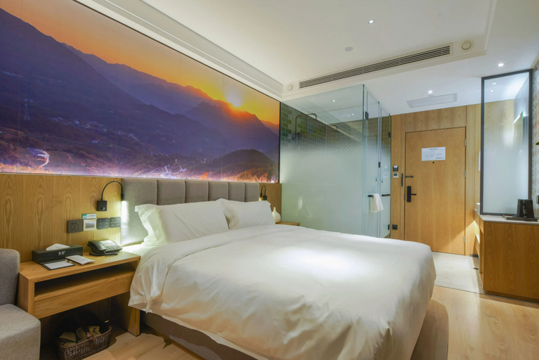 Bedroom 2, Atour Hotel Beijing Huaxiang Tiantan Hospital, Beijing