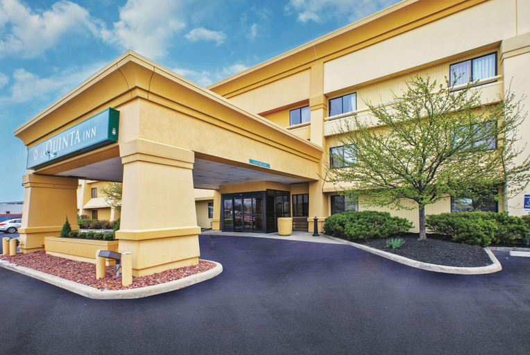 Exterior & Views 1, La Quinta Toledo - Perrysburg, Wood