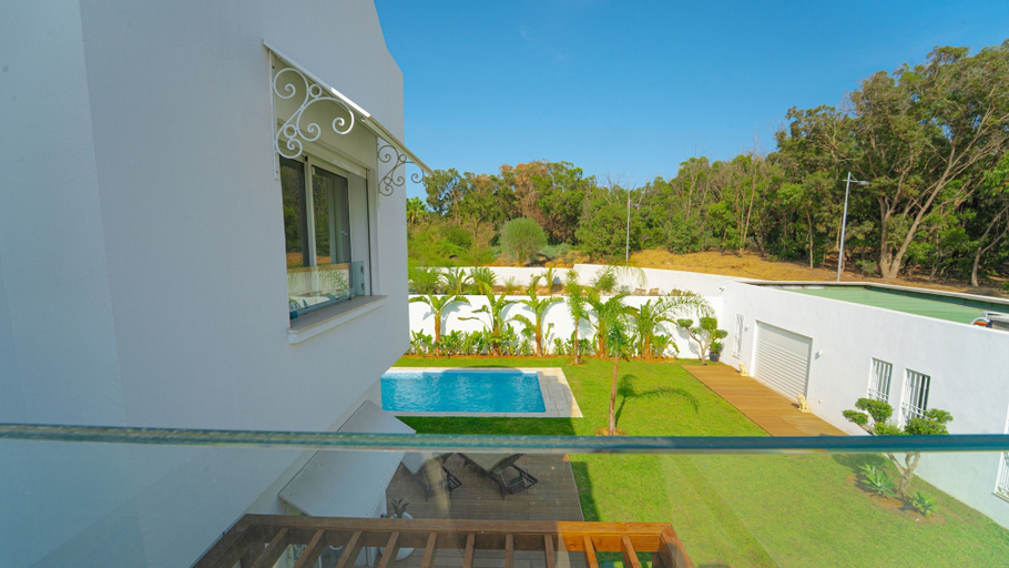 Room 5, La Marina Secure Seaside With Pool, La Marsa