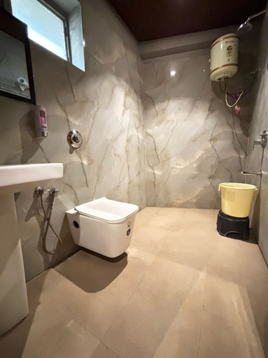 Bathroom 3, Royal Palm Inn, Faizabad