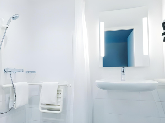 Bathroom 3, B&B Hotel St Gallen, Sankt Gallen
