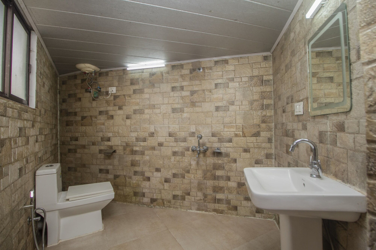 Bathroom 4, Darjeeling Hotel Comfort Residency, Darjiling
