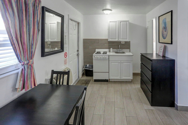 Others 5, Richard's Motel Extended Stay, Broward
