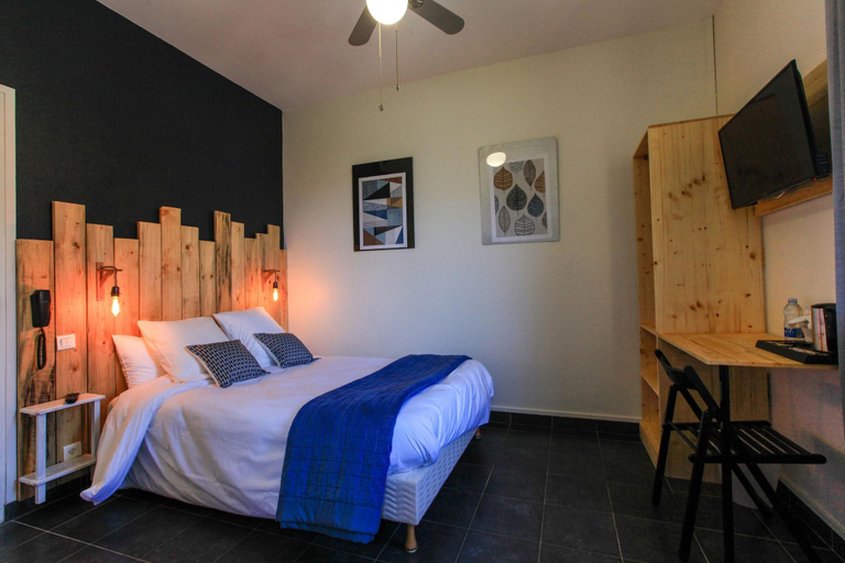 Bedroom 3, Logis Hotel De La Baine, Landes