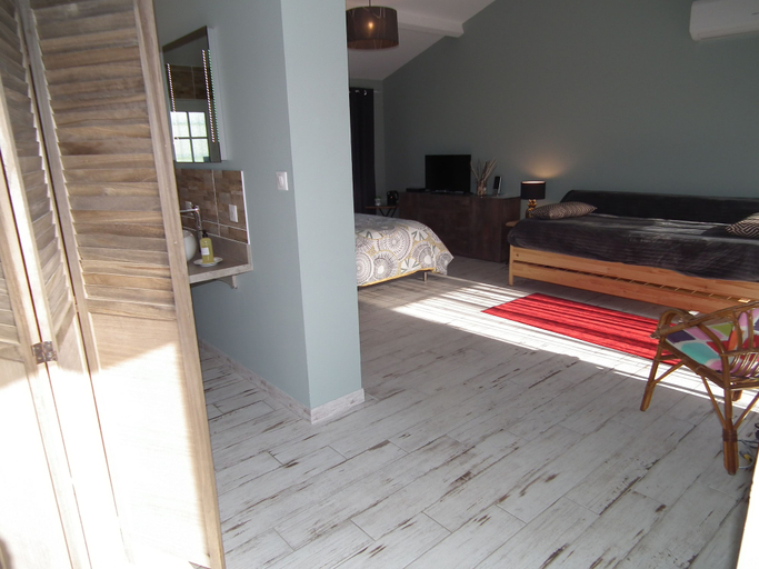 Bedroom 4, La Mancine Laulan, Gironde