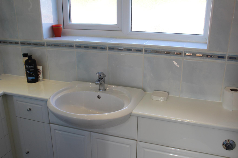 Bathroom 2, Potter's House, Warwickshire