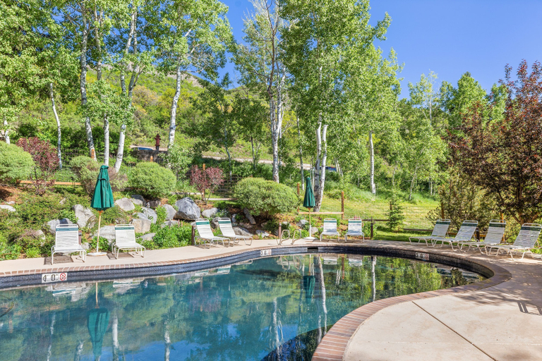 Sport & Beauty 4, Seasons Four by Snowmass Vacations, Pitkin
