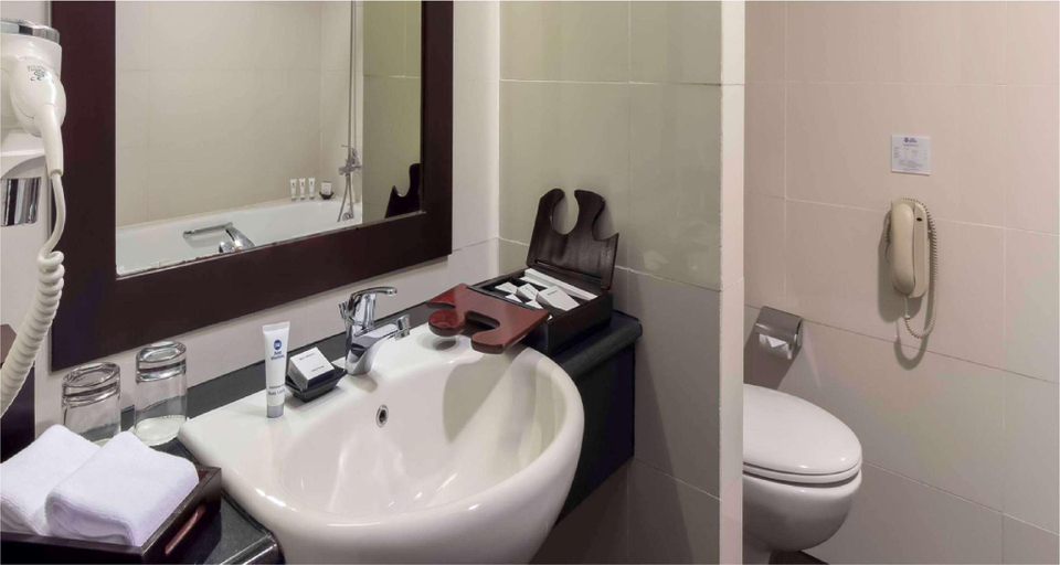 Bathroom 18