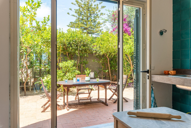Room 5, Villino Alice a Mondello by Wonderful Italy, Palermo