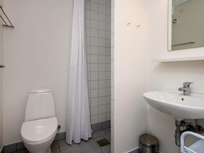 Bathroom 3, 4 Star Holiday Home in Hojer, Tønder
