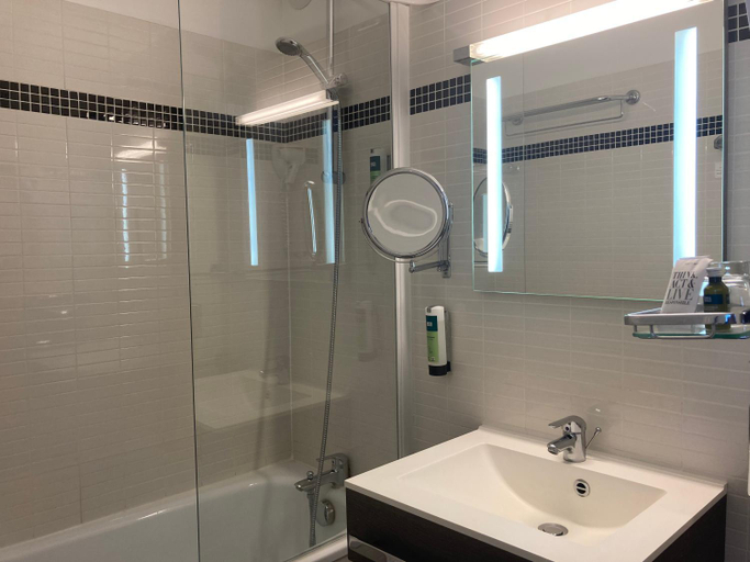Bathroom 2, Logis Hotel HAVVAH, Hautes-Alpes