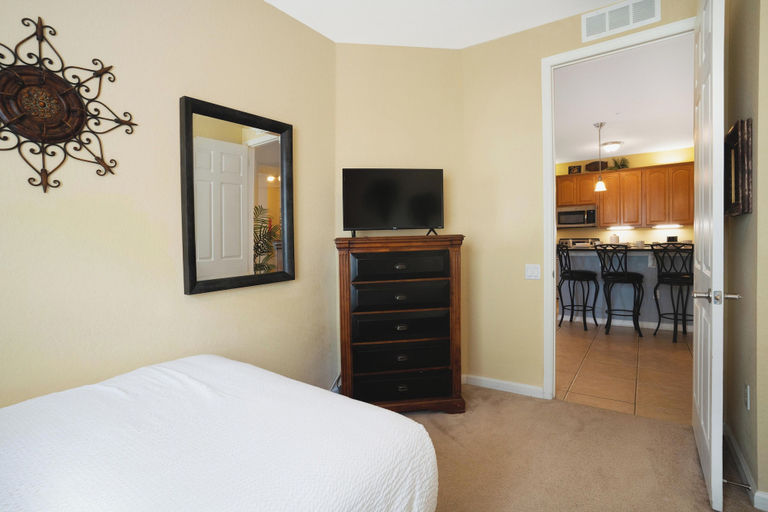 Bedroom 4, Luxury Getaway, Orange