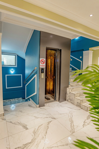 Others 2, Hotel Residence Narita, Wouri