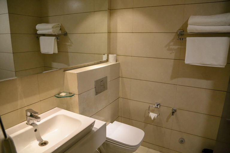 Bathroom 4, Four Leaf Hotels Amritsar, Amritsar
