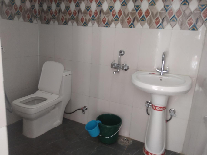 Bathroom 3, Happy Homestay, Chhatarpur