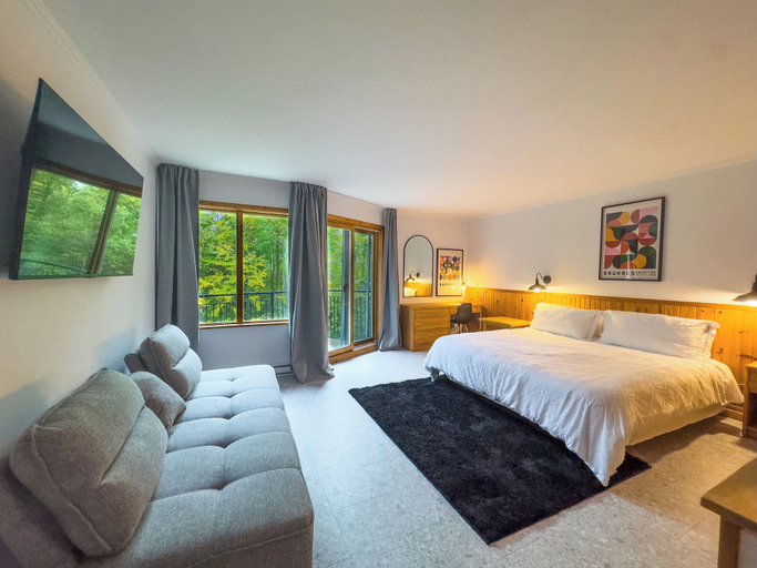 Bedroom 2, Domaine du Lac Long -Spa et piscine-, Matawinie