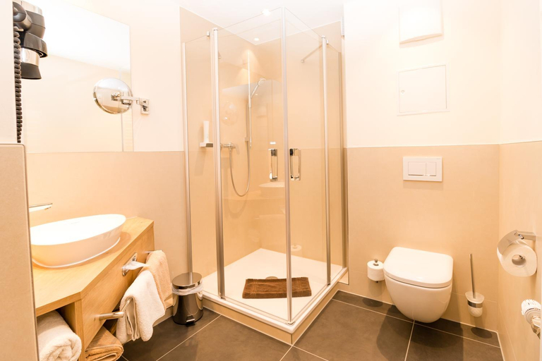 Bathroom 4, Thermalhotel Gass, Passau