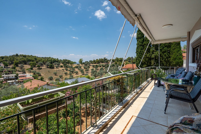 Room 5, Peaceful Hilltop Apartment With Balcony Sea View, Central Greece
