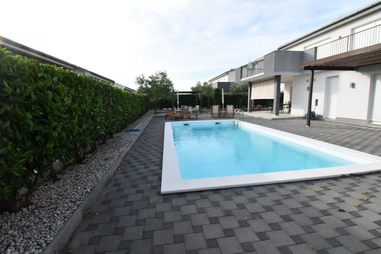 Others 2, Luxury Escape With Swimming Pool & Modern Design, Sukošan