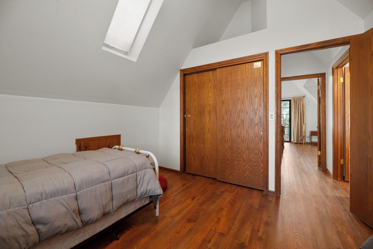 Bedroom 2, Little Bear Lodge, San Bernardino