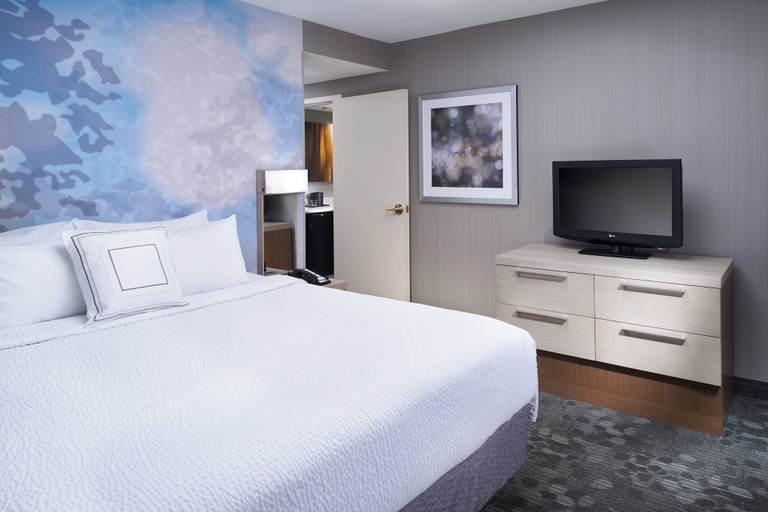 Bedroom 2, Courtyard by Marriott Cleveland Airport North, Cuyahoga