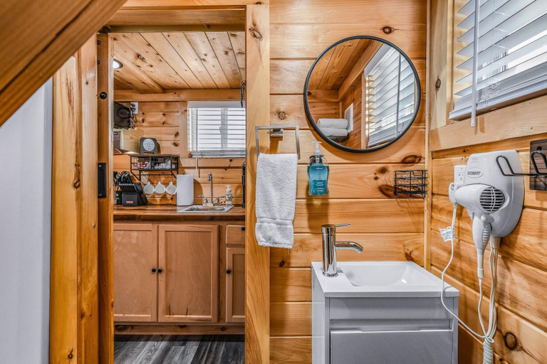 Bathroom 4, Sojourn Lodging, Sevier