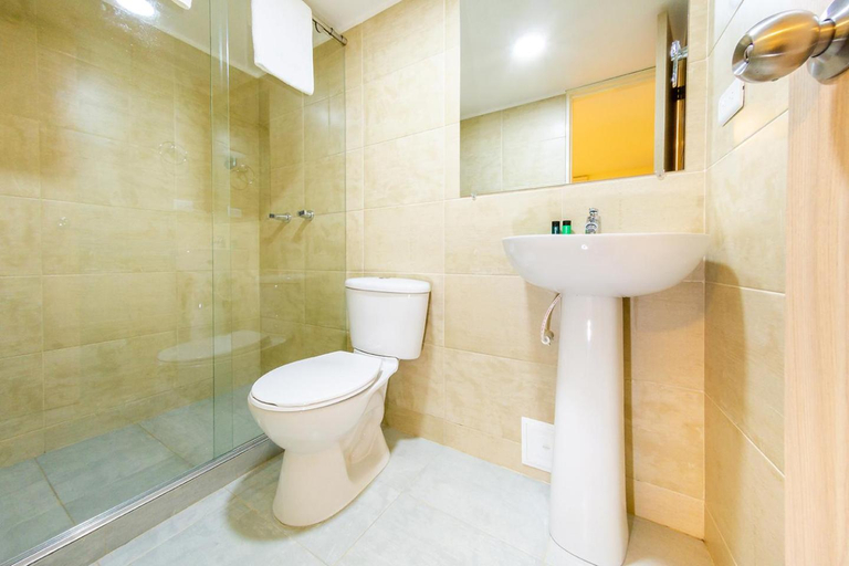 Bathroom 3, Ayenda Panamericana, Manizales