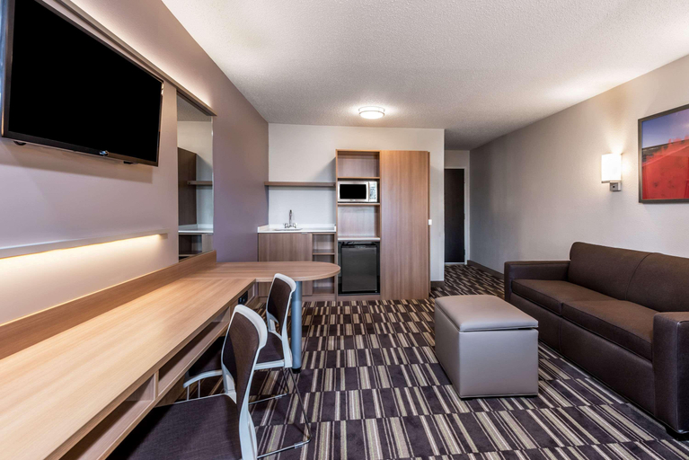 Bedroom 2, Microtel Inn & Suites By Wyndham Beaver Falls, Beaver