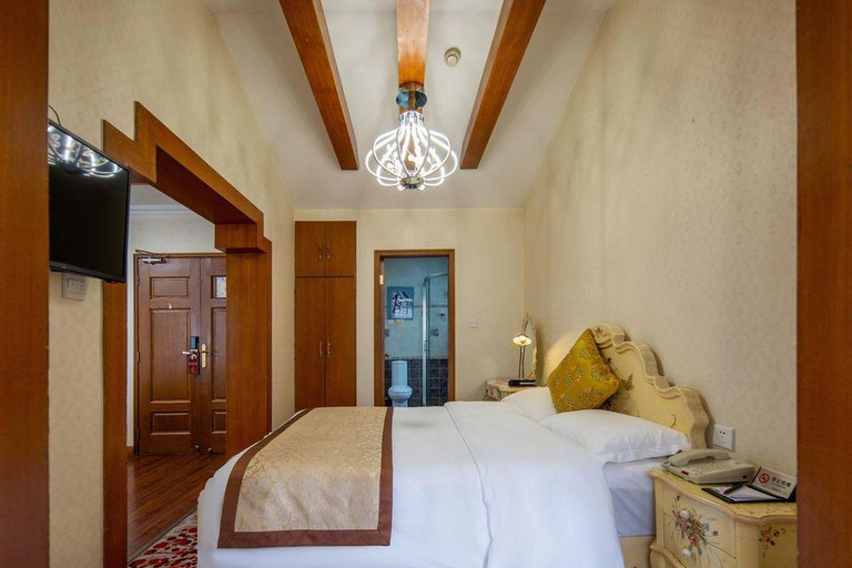 Bedroom 3, Beijing Sichuan Dragon Garden Hotel, Beijing
