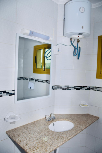 Bathroom 3, Hotel La Couronne RW, Mfoundi