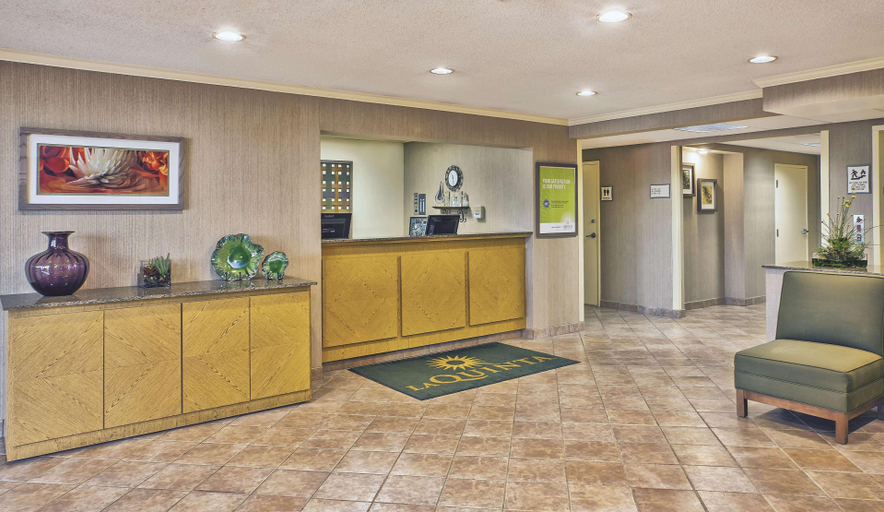 Public Area 2, La Quinta Toledo - Perrysburg, Wood