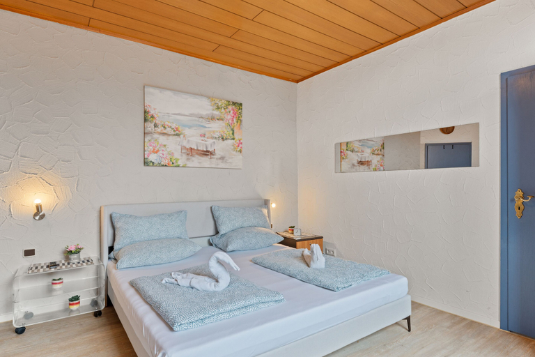Bedroom 2, Family and Friends Hassloch, Bad Dürkheim