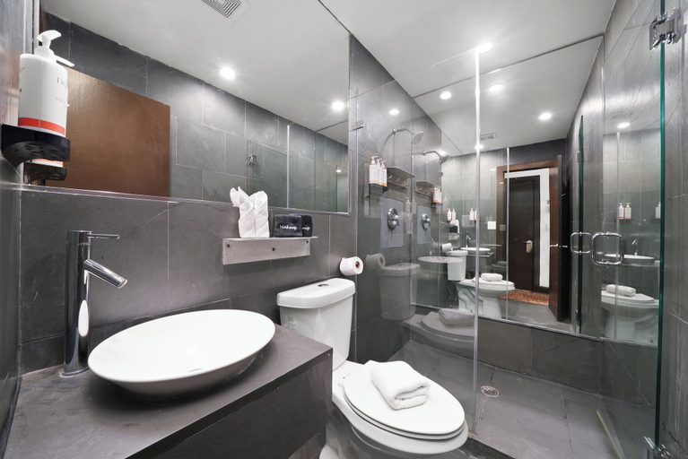 Bathroom 4, Hotel Chelsea, Miami-Dade