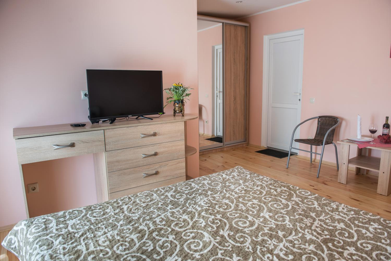Bedroom 2, Alkatraz, Ovidiopol's'kyi