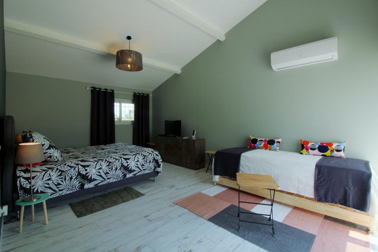 Bedroom 2, La Mancine Laulan, Gironde