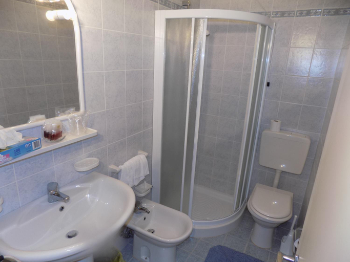 Bathroom, Hotel Udinese da Aldo, Venezia