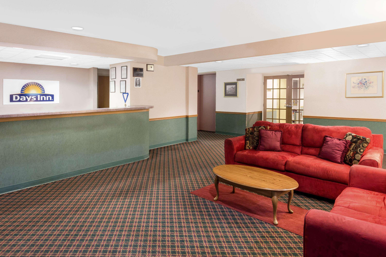 Public Area 3, Days Inn by Wyndham Neenah, Winnebago