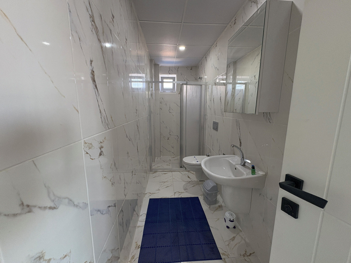 Bathroom 5, Yildiz Apart, Kale