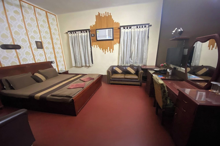Others 4, The Kei Suites, Kolkata