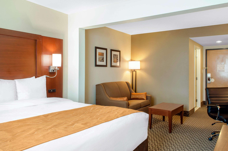 Bedroom 4, Comfort Inn & Suites Biloxi-D'Iberville, Harrison